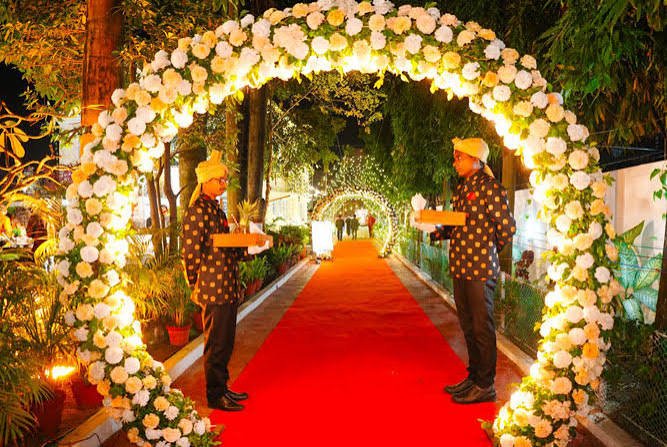 Traditional catering arrangement